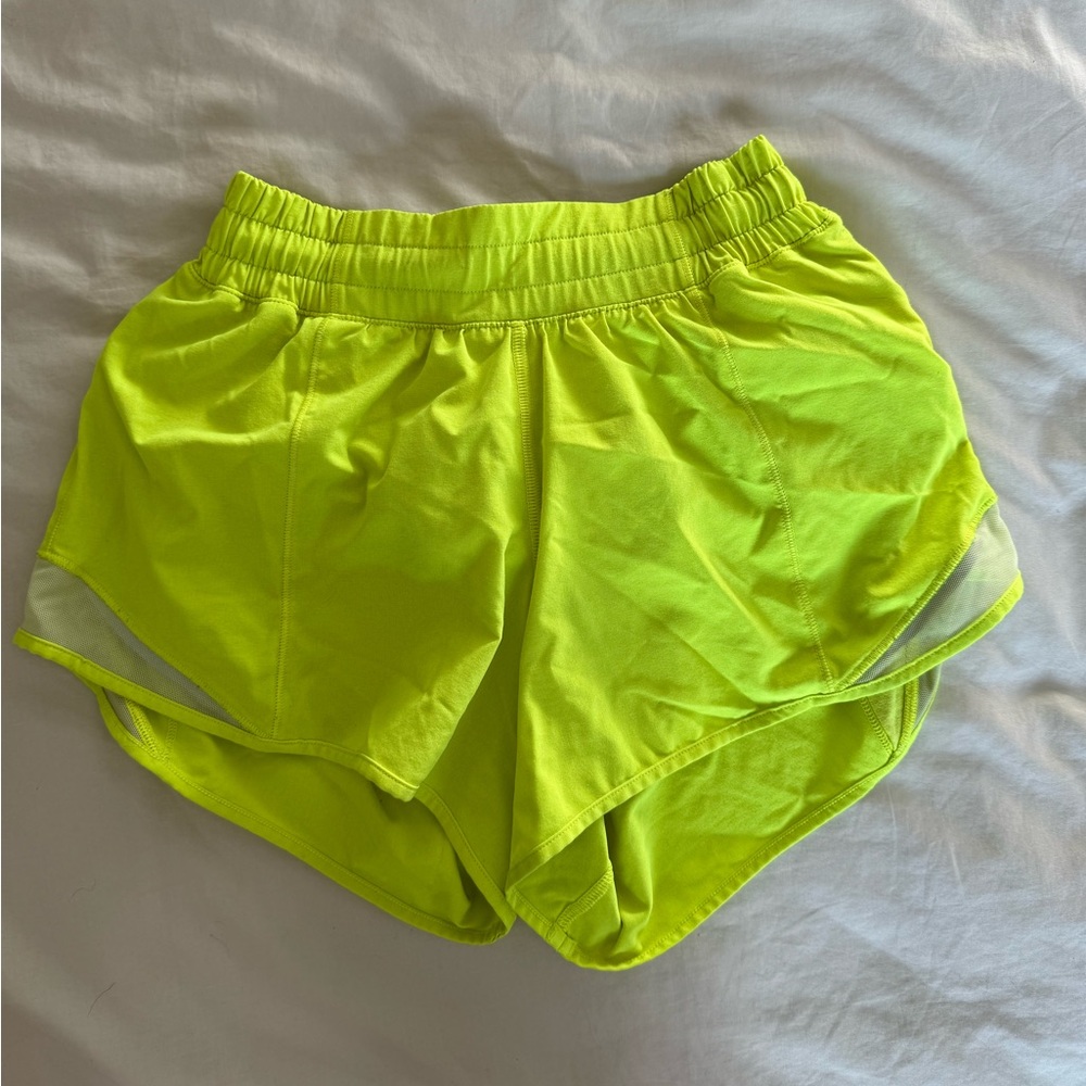 Lululemon | Hotty Hot Shorts | Size 2 | 4 inch inseam